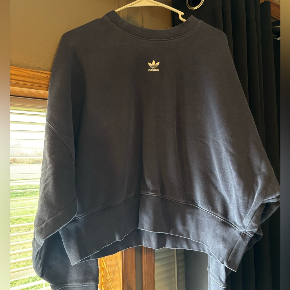 Adidas crewneck